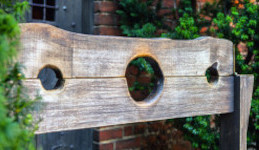 Old-fashioned pillory