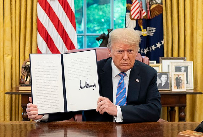 Trump signs executive order